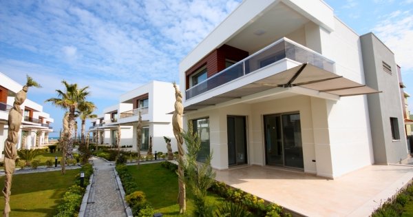 क्या आप अपने सपनों का घर ढूंढ रहे हैं? जानिए आवासीय संपत्ति Residential Property से जुड़ी हर जरूरी जानकारी! 3 Villas & Bungalows