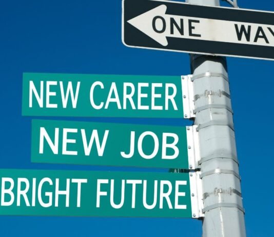 New Career : नए करियर के लिए कौन-कौन से कौशल हैं जरूरी: जानें सफलता के लिए आवश्यक आधुनिक स्किल्स New Career