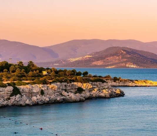 Holiday Destinations | छुट्टी मनाने के लिए भारत के शीर्ष गंतव्य: अद्वितीय स्थान और अनुभव Holiday Destinations