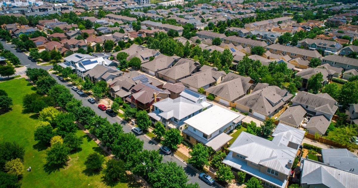 Investment Property | जानें कि निवेश संपत्ति क्या होती है और यह आपकी आर्थिक वृद्धि में कैसे मदद कर सकती है। 1 Mixed-Use Properties